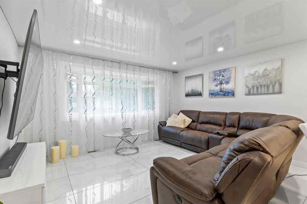 MLS® A2254985 - 343 Queen Tamara Way SE in Queensland Calgary, Residential