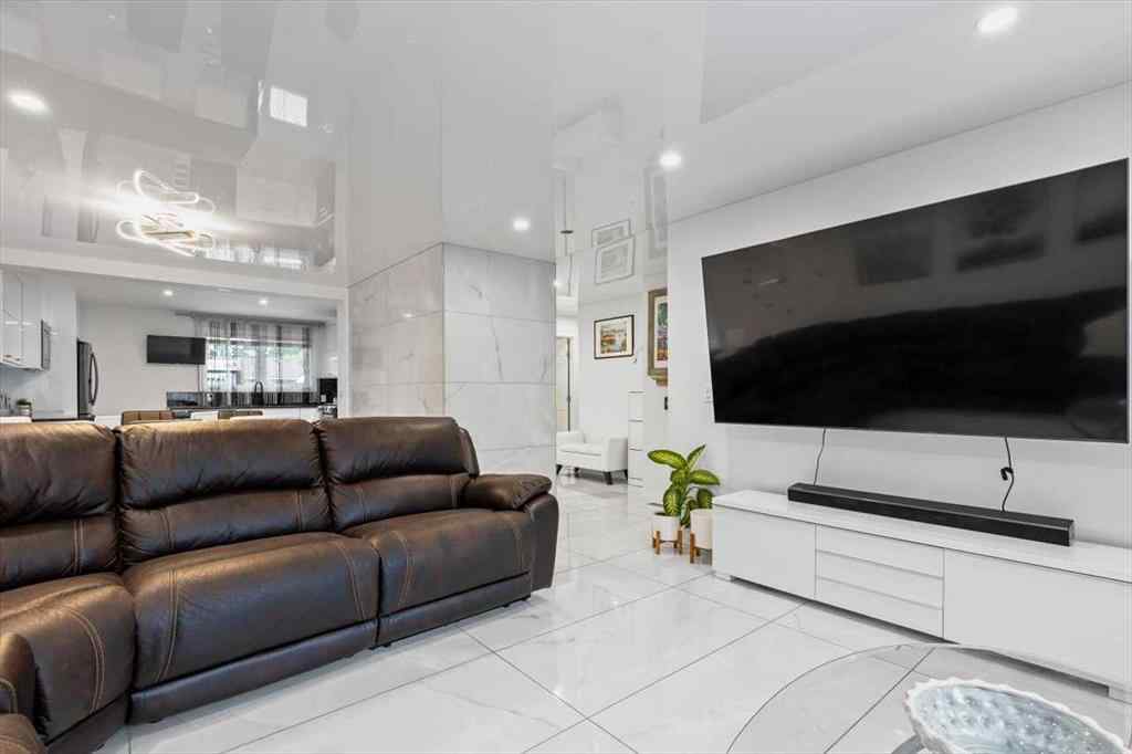 MLS® A2254985 - 343 Queen Tamara Way SE in Queensland Calgary, Residential