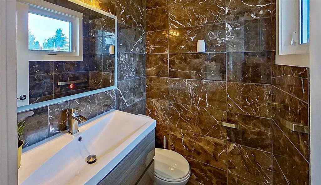 MLS® A2254985 - 343 Queen Tamara Way SE in Queensland Calgary, Residential