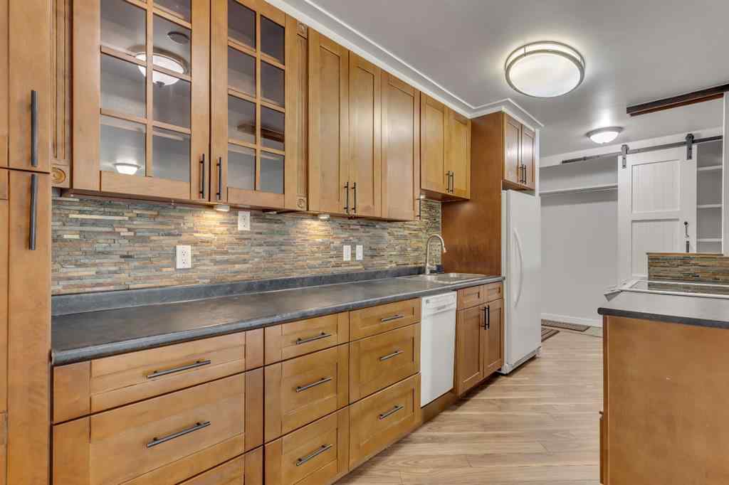 MLS® A2254989 - Unit #3303 4001C 49 Street NW in Varsity Calgary, Residential