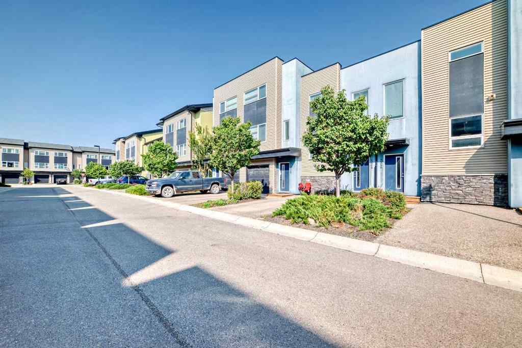 MLS® A2254992 - 326 Covecreek Circle NE in Coventry Hills Calgary, Residential