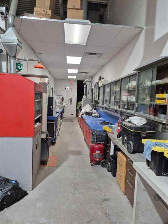 MLS® A2254994 - Unit #7 2280 39 Avenue NE in Horizon Calgary, Commercial