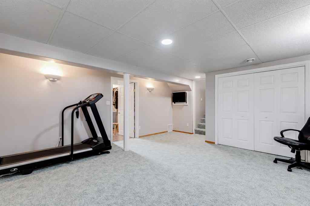 MLS® A2255000 - 1336 56 Avenue NW in North Haven Upper Calgary, Residential