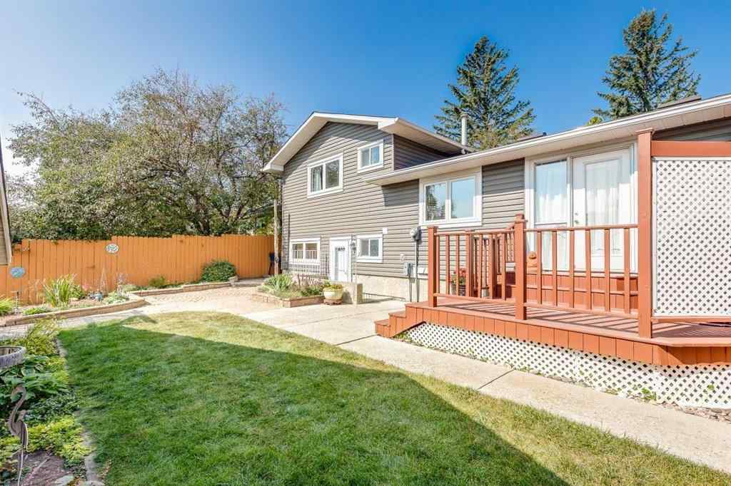 MLS® A2255000 - 1336 56 Avenue NW in North Haven Upper Calgary, Residential
