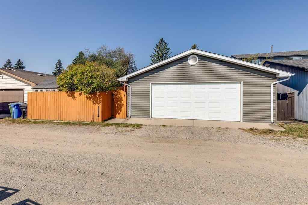 MLS® A2255000 - 1336 56 Avenue NW in North Haven Upper Calgary, Residential