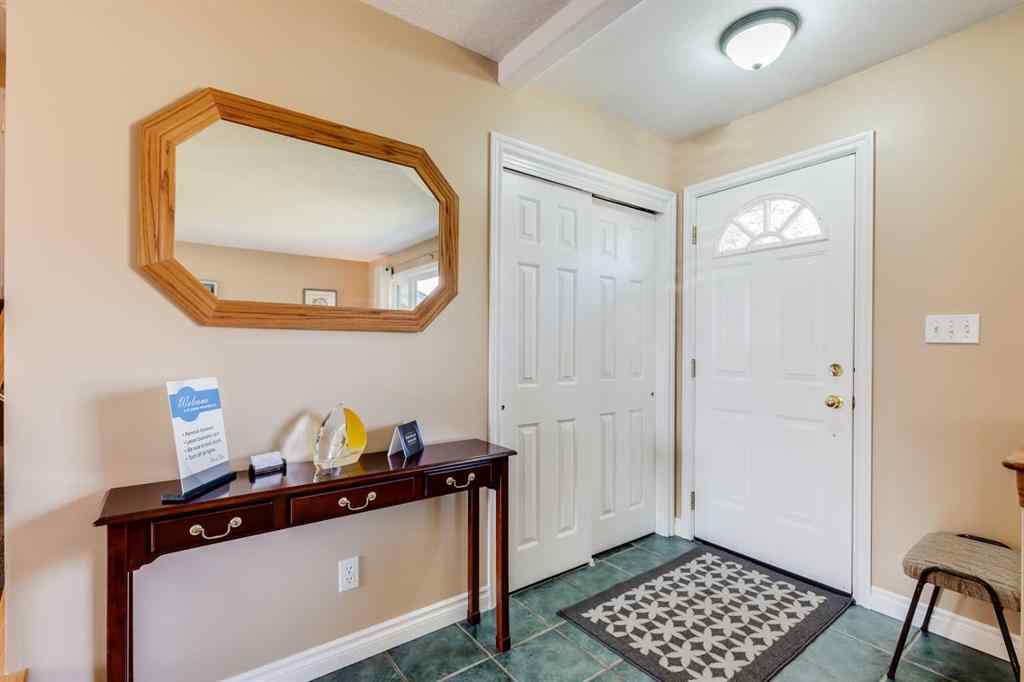MLS® A2255000 - 1336 56 Avenue NW in North Haven Upper Calgary, Residential