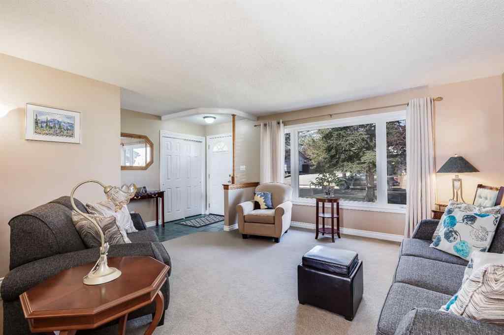 MLS® A2255000 - 1336 56 Avenue NW in North Haven Upper Calgary, Residential