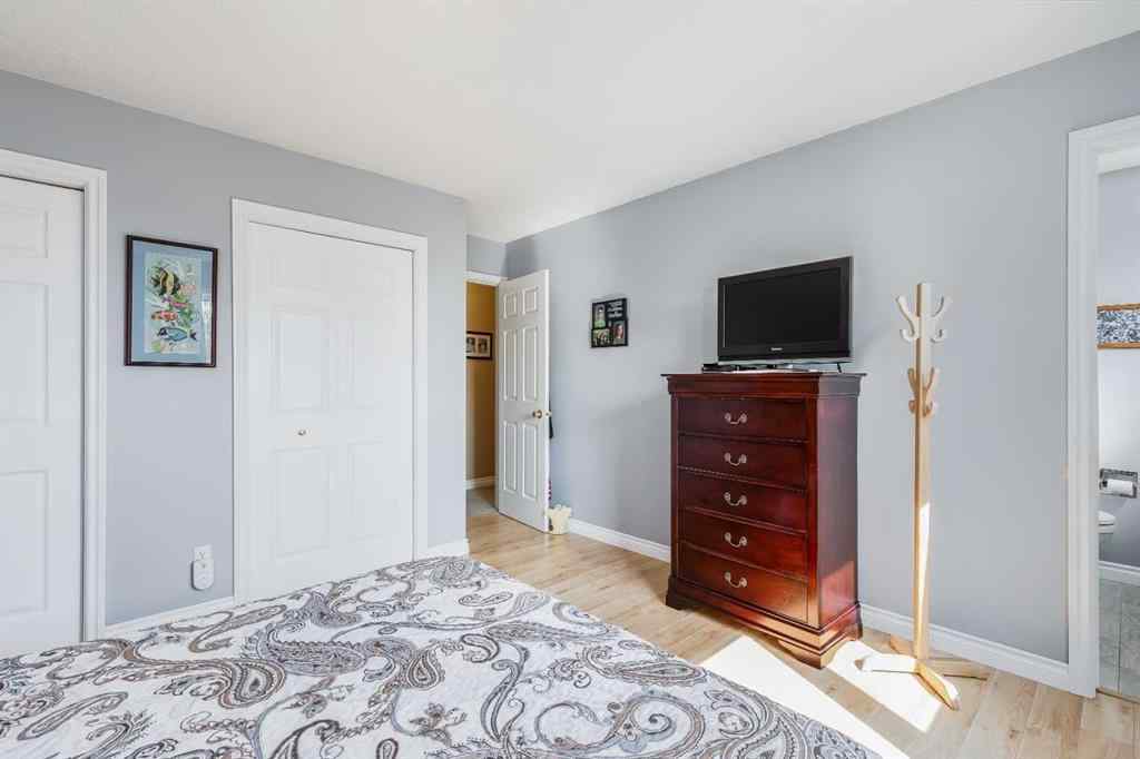 MLS® A2255000 - 1336 56 Avenue NW in North Haven Upper Calgary, Residential