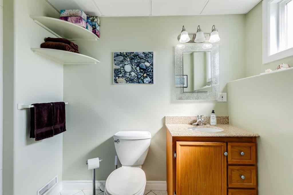 MLS® A2255000 - 1336 56 Avenue NW in North Haven Upper Calgary, Residential