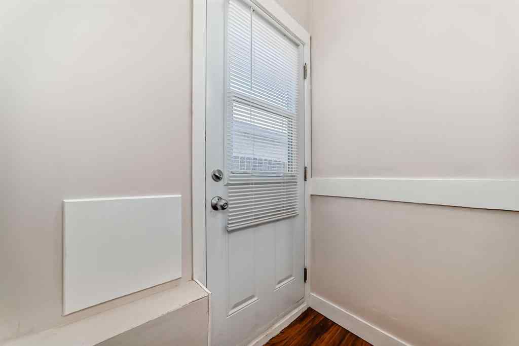MLS® A2255001 - 6327 24 Avenue NE in Pineridge Calgary, Residential