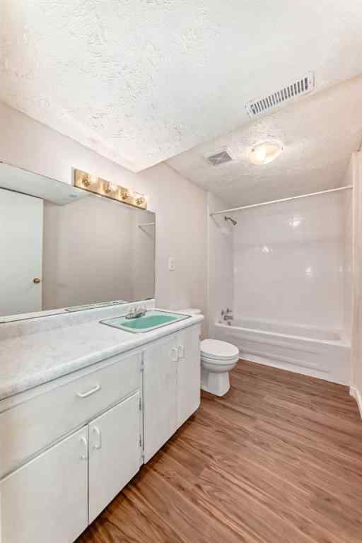 MLS® A2255001 - 6327 24 Avenue NE in Pineridge Calgary, Residential