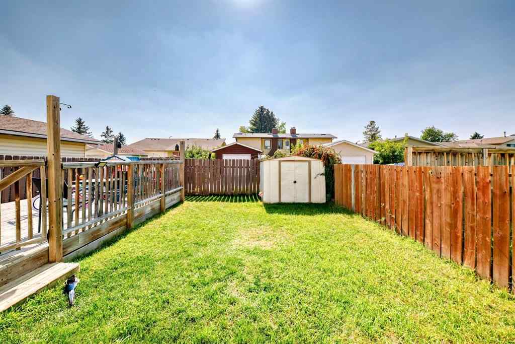 MLS® A2255001 - 6327 24 Avenue NE in Pineridge Calgary, Residential
