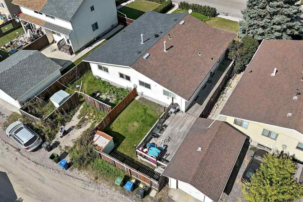 MLS® A2255001 - 6327 24 Avenue NE in Pineridge Calgary, Residential