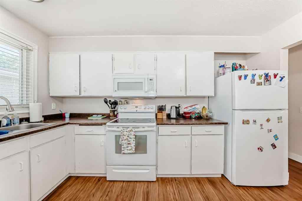 MLS® A2255001 - 6327 24 Avenue NE in Pineridge Calgary, Residential