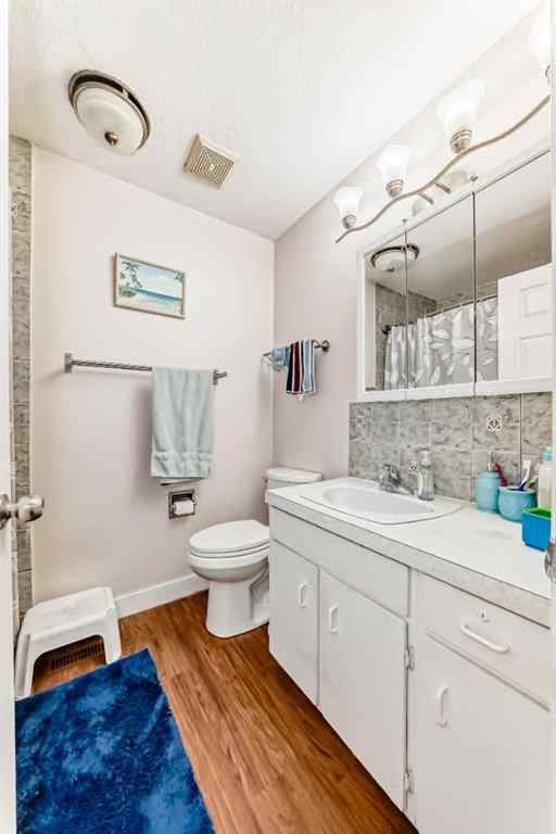 MLS® A2255001 - 6327 24 Avenue NE in Pineridge Calgary, Residential