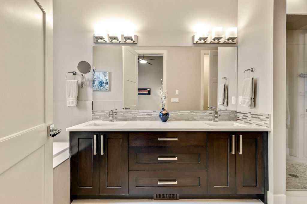 MLS® A2255019 - 1615 22 Avenue NW in Capitol Hill Calgary, Residential