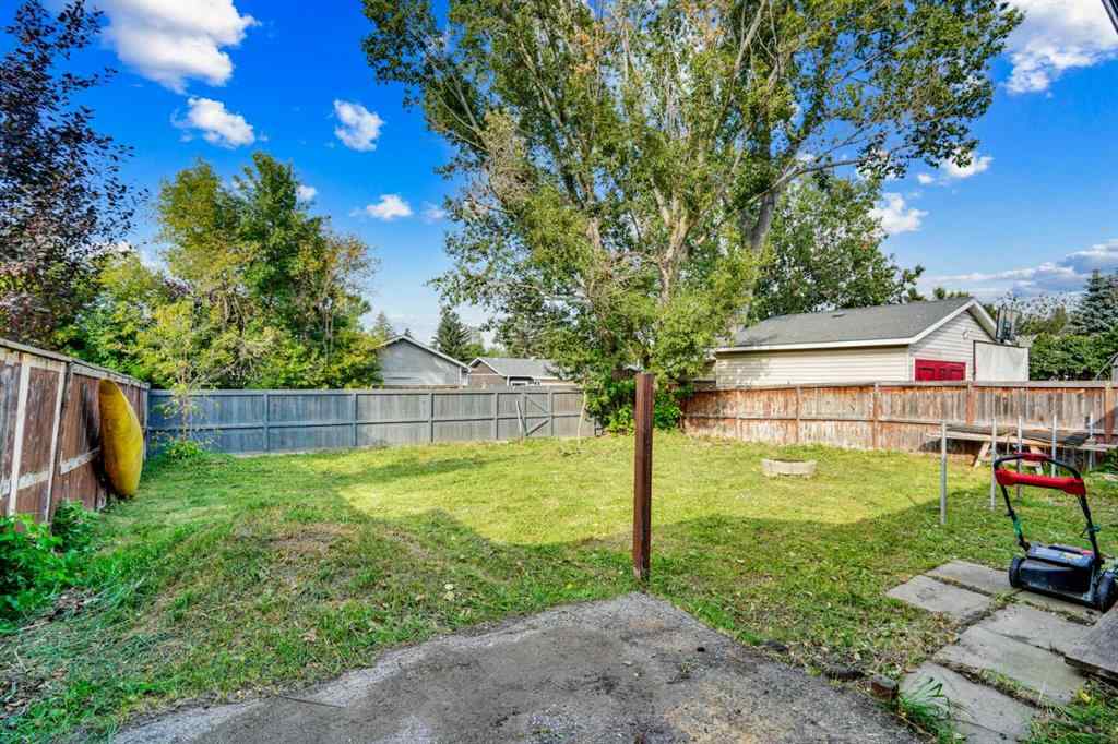 MLS® A2255022 - 424 Lynnover Way SE in Ogden Calgary, Residential