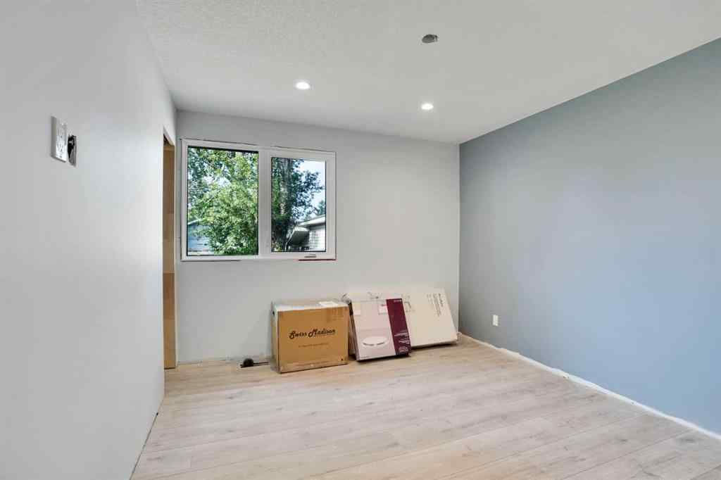MLS® A2255022 - 424 Lynnover Way SE in Ogden Calgary, Residential