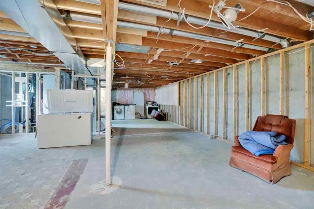 MLS® A2255022 - 424 Lynnover Way SE in Ogden Calgary, Residential