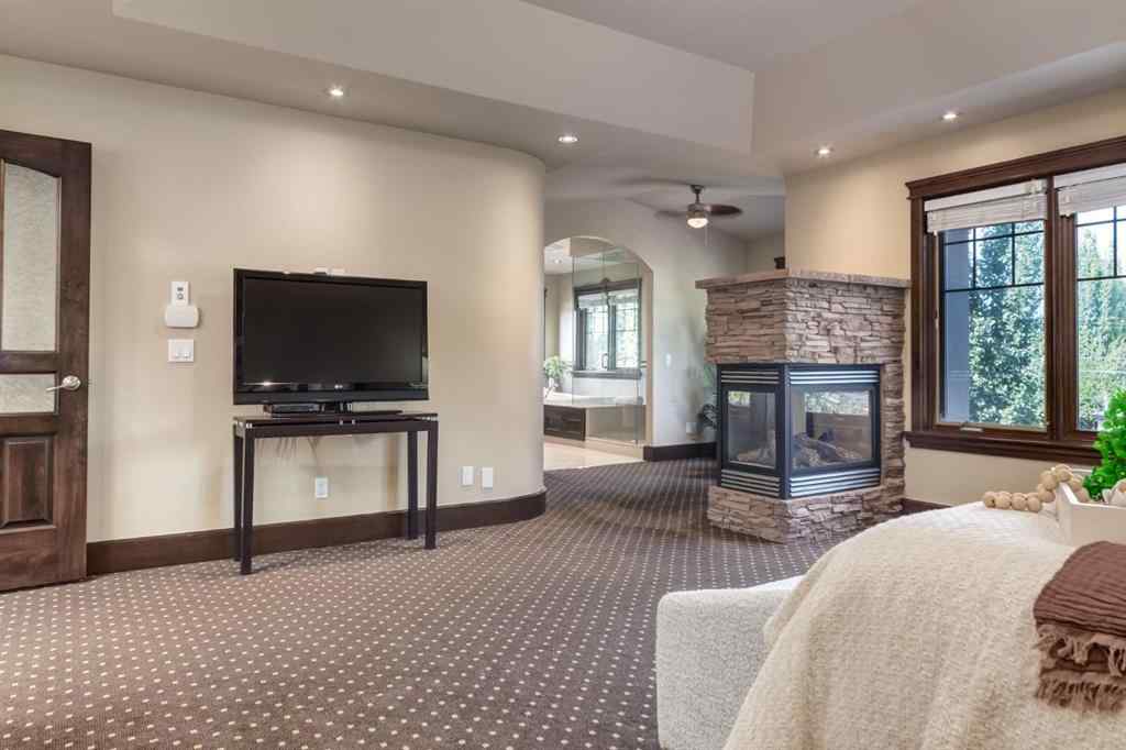 MLS® A2255024 - 1840 Westmount Boulevard NW in Hillhurst Calgary, Residential