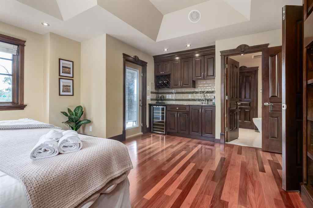 MLS® A2255024 - 1840 Westmount Boulevard NW in Hillhurst Calgary, Residential