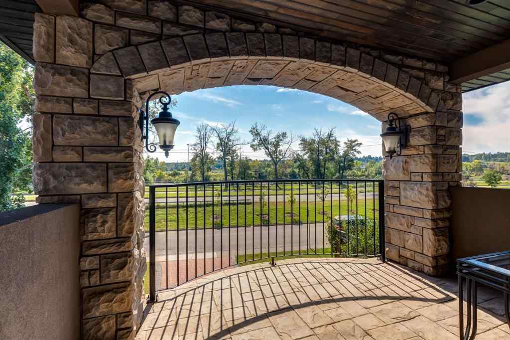 MLS® A2255024 - 1840 Westmount Boulevard NW in Hillhurst Calgary, Residential