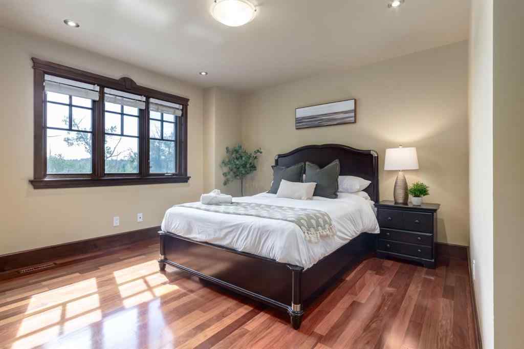 MLS® A2255024 - 1840 Westmount Boulevard NW in Hillhurst Calgary, Residential