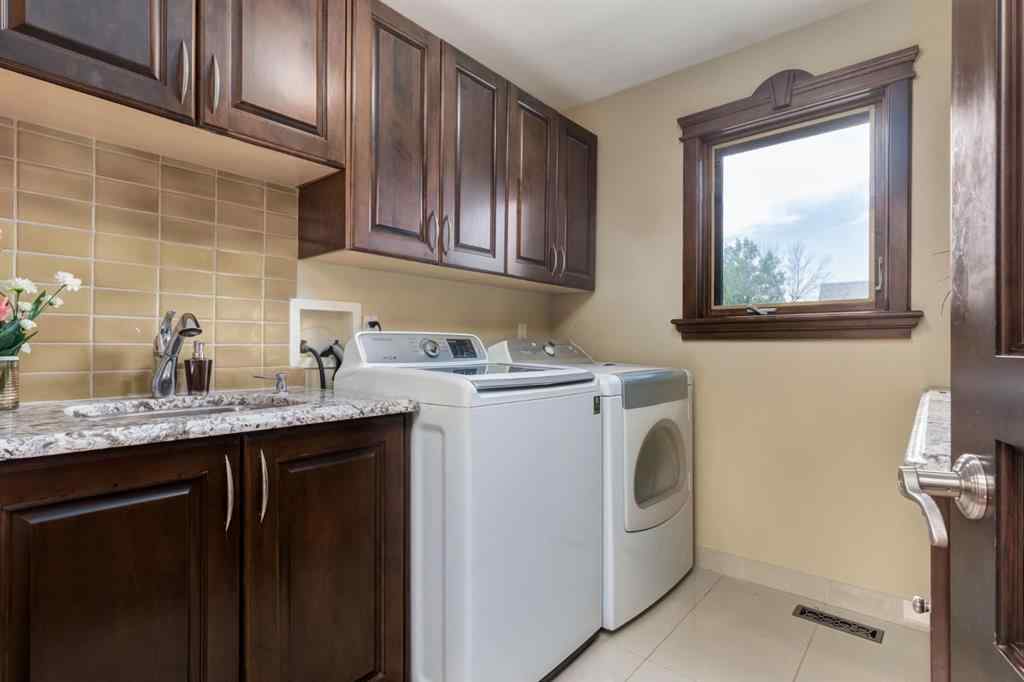 MLS® A2255024 - 1840 Westmount Boulevard NW in Hillhurst Calgary, Residential