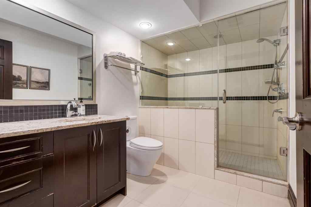 MLS® A2255024 - 1840 Westmount Boulevard NW in Hillhurst Calgary, Residential