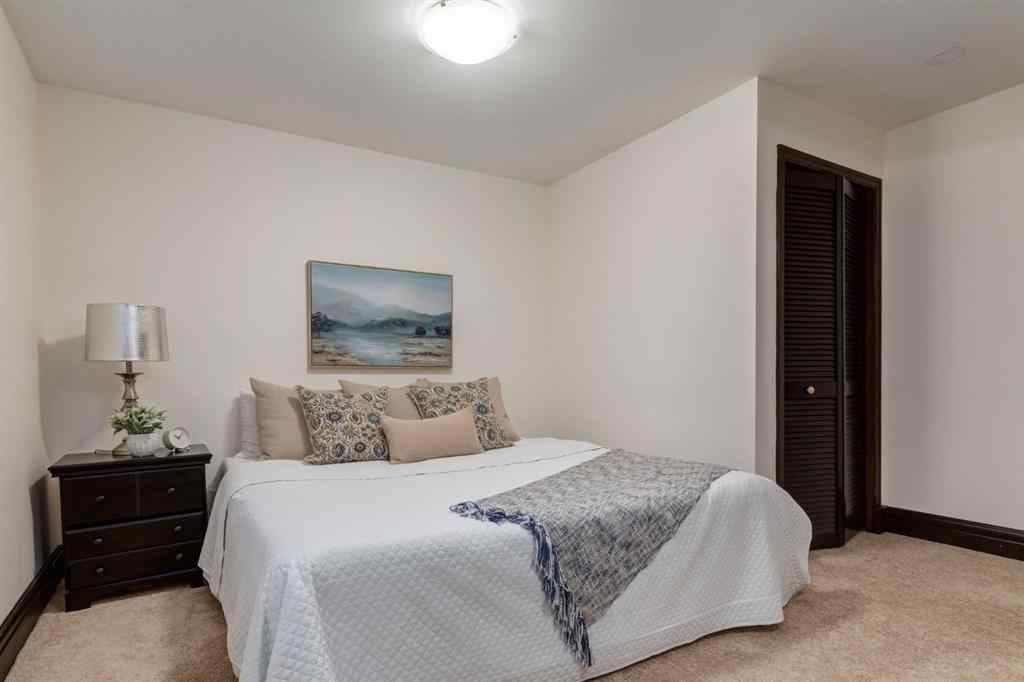 MLS® A2255024 - 1840 Westmount Boulevard NW in Hillhurst Calgary, Residential