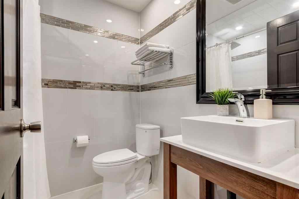MLS® A2255024 - 1840 Westmount Boulevard NW in Hillhurst Calgary, Residential