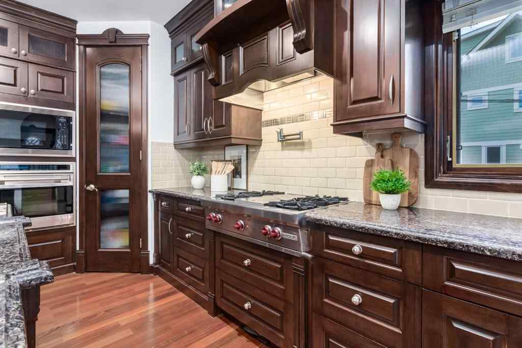 MLS® A2255024 - 1840 Westmount Boulevard NW in Hillhurst Calgary, Residential