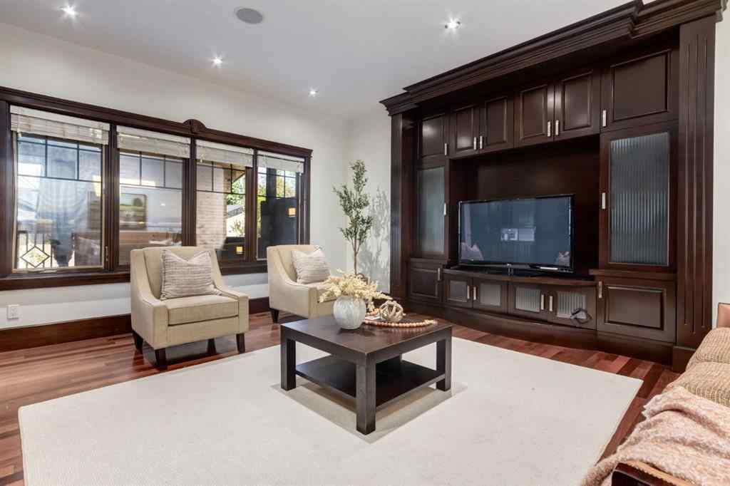 MLS® A2255024 - 1840 Westmount Boulevard NW in Hillhurst Calgary, Residential