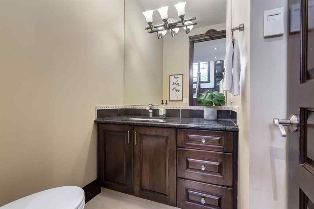 MLS® A2255024 - 1840 Westmount Boulevard NW in Hillhurst Calgary, Residential