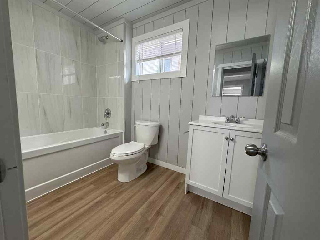 MLS® A2255032 - 10021 106 Avenue  in Avondale Grande Prairie, Residential