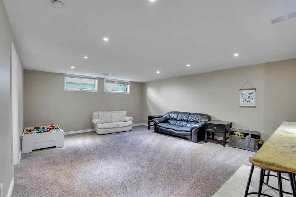 MLS® A2255033 - 1447 Northmount Drive NW in Brentwood Calgary, Residential