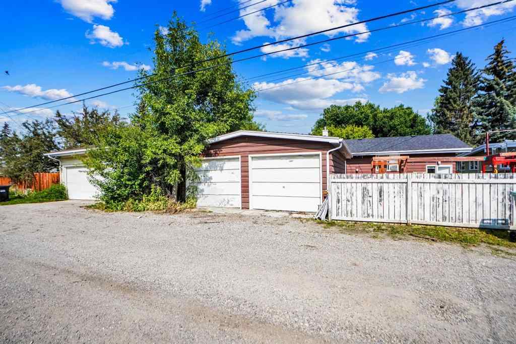 MLS® A2255033 - 1447 Northmount Drive NW in Brentwood Calgary, Residential