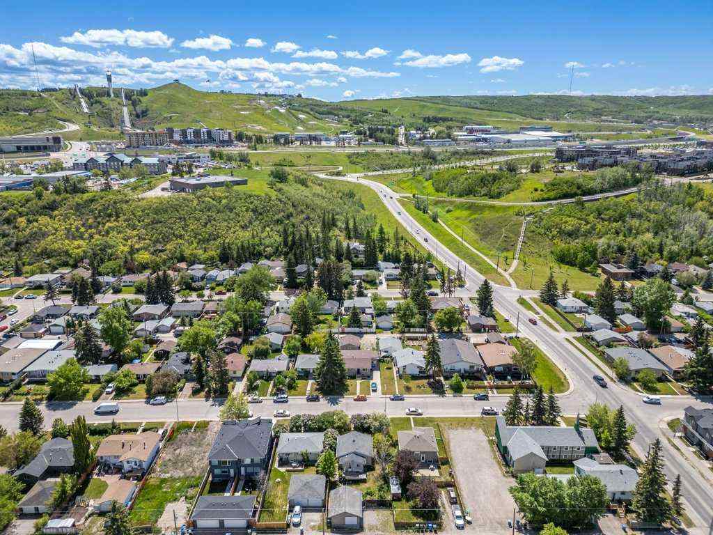 MLS® A2255036 - 7815 36 Avenue NW in Bowness Calgary, Residential