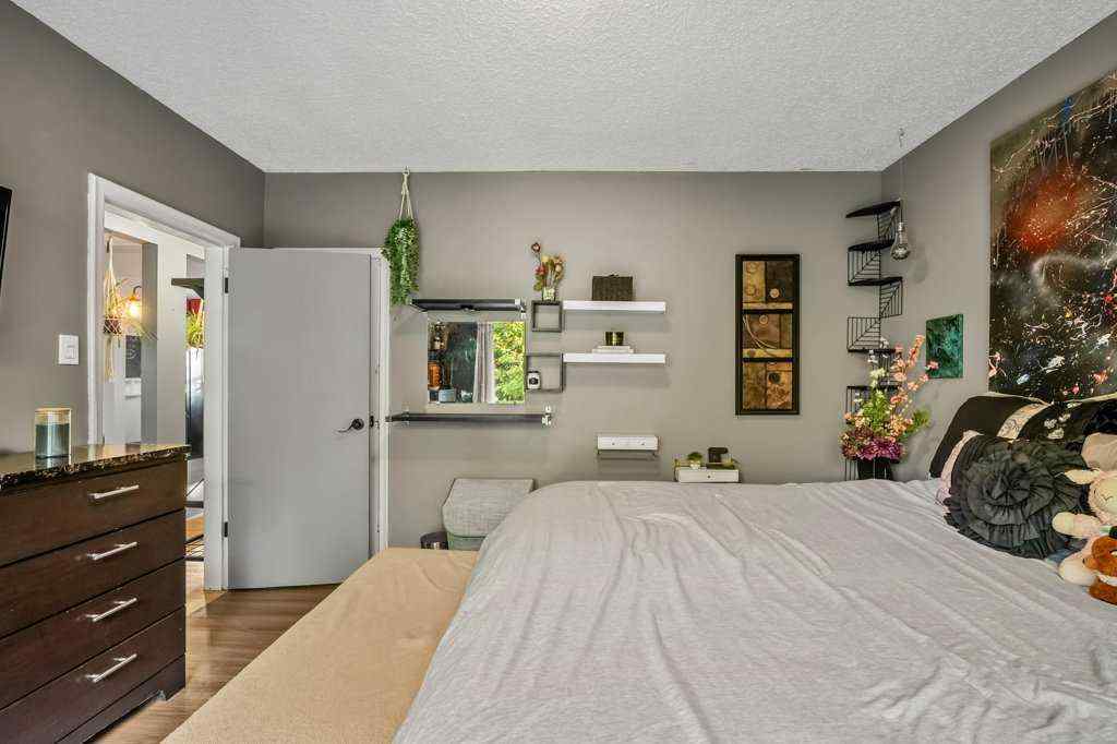 MLS® A2255036 - 7815 36 Avenue NW in Bowness Calgary, Residential