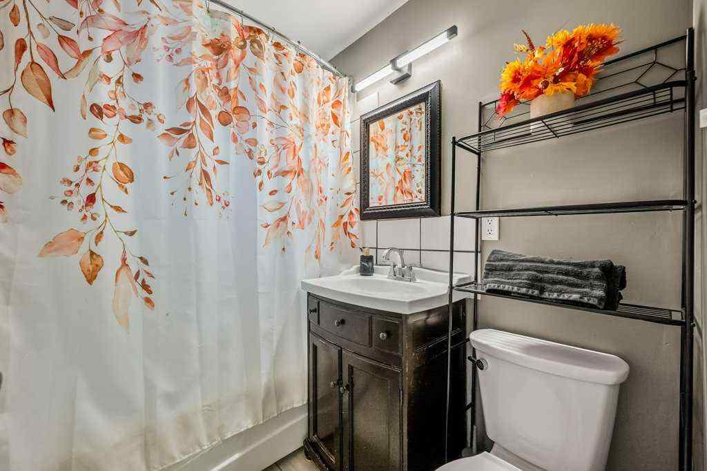 MLS® A2255036 - 7815 36 Avenue NW in Bowness Calgary, Residential