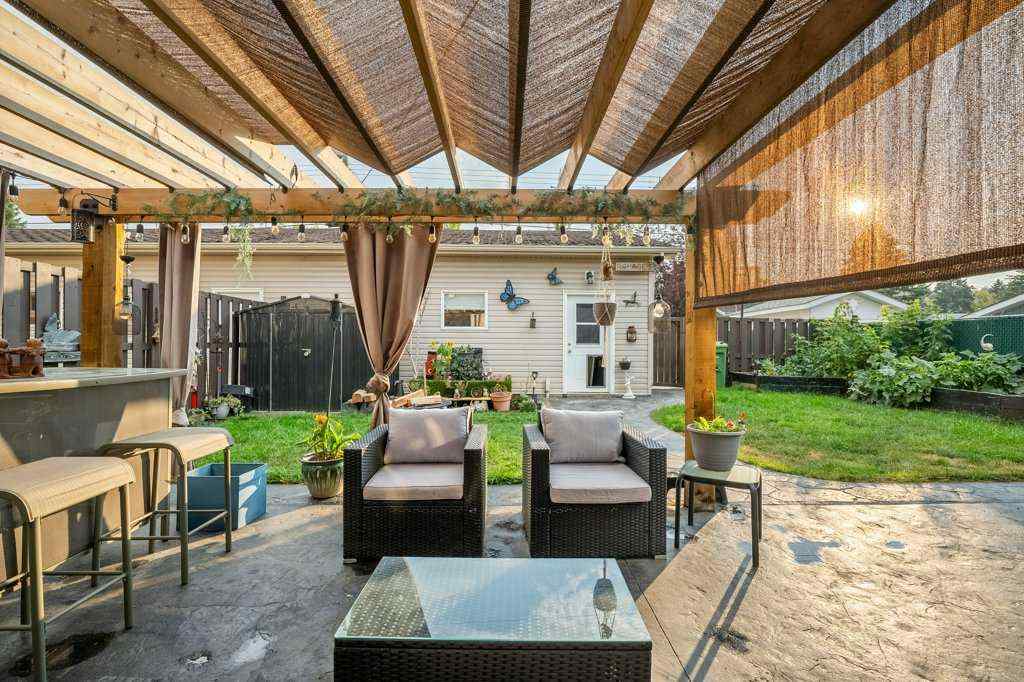 MLS® A2255036 - 7815 36 Avenue NW in Bowness Calgary, Residential