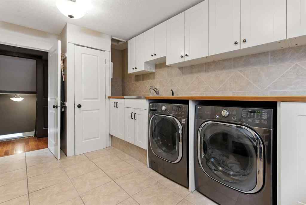 MLS® A2255043 - 227 Shawnee Mews SW in Shawnee Slopes Calgary, Residential