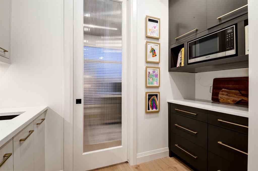 MLS® A2255049 - 1837 32 Avenue SW in South Calgary Calgary, Residential