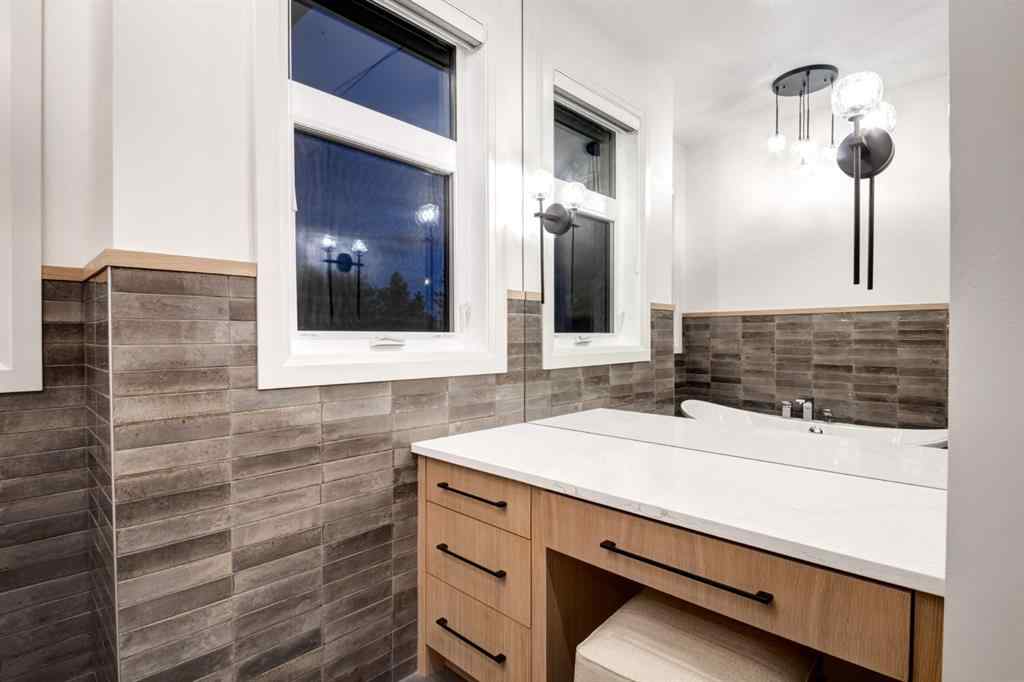 MLS® A2255049 - 1837 32 Avenue SW in South Calgary Calgary, Residential