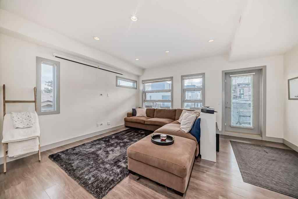 MLS® A2255056 - Unit #204 1707 27 Avenue SW in South Calgary Calgary, Residential