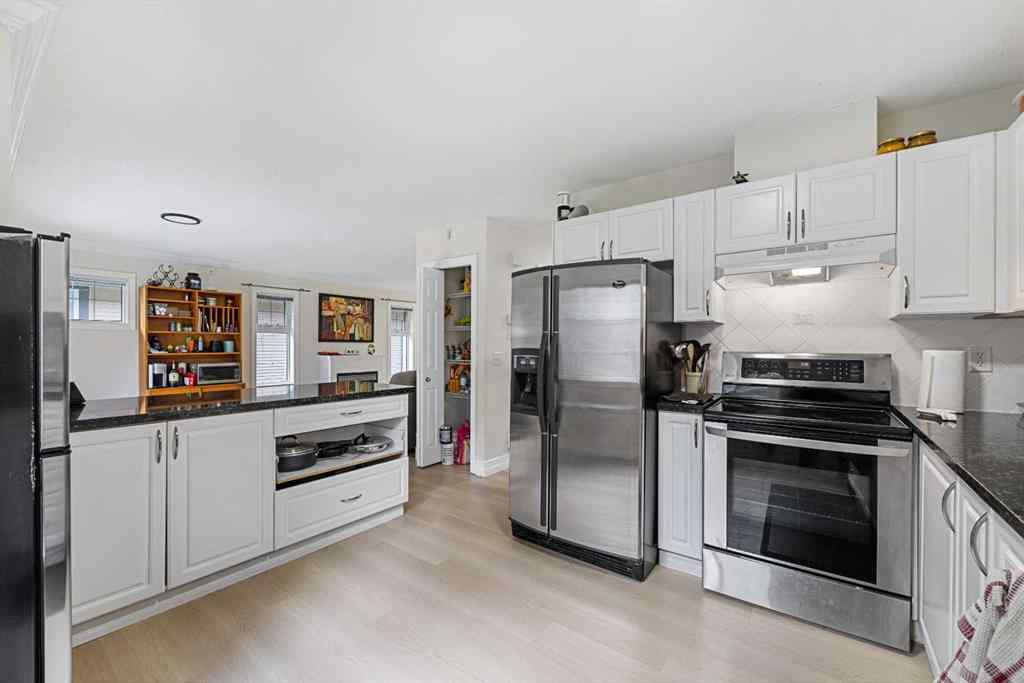 MLS® A2255067 - 27 Cedarwood Lane SW in Cedarbrae Calgary, Residential