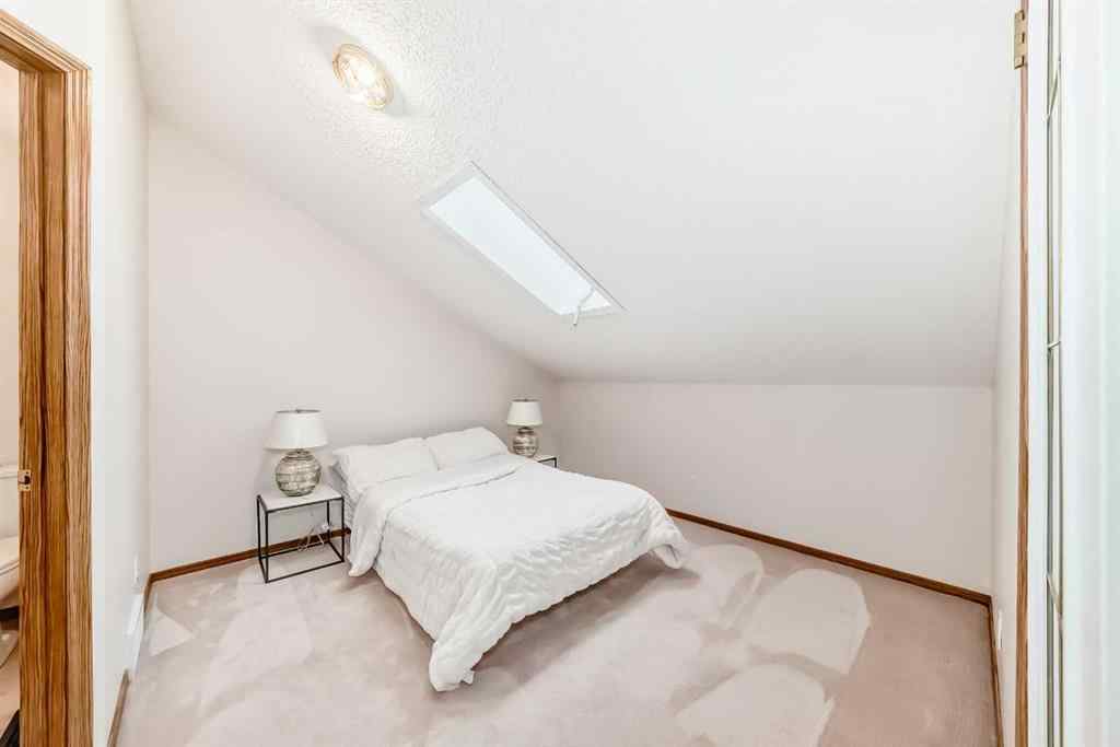 MLS® A2255068 - 162 Somervale Point SW in Somerset Calgary, Residential