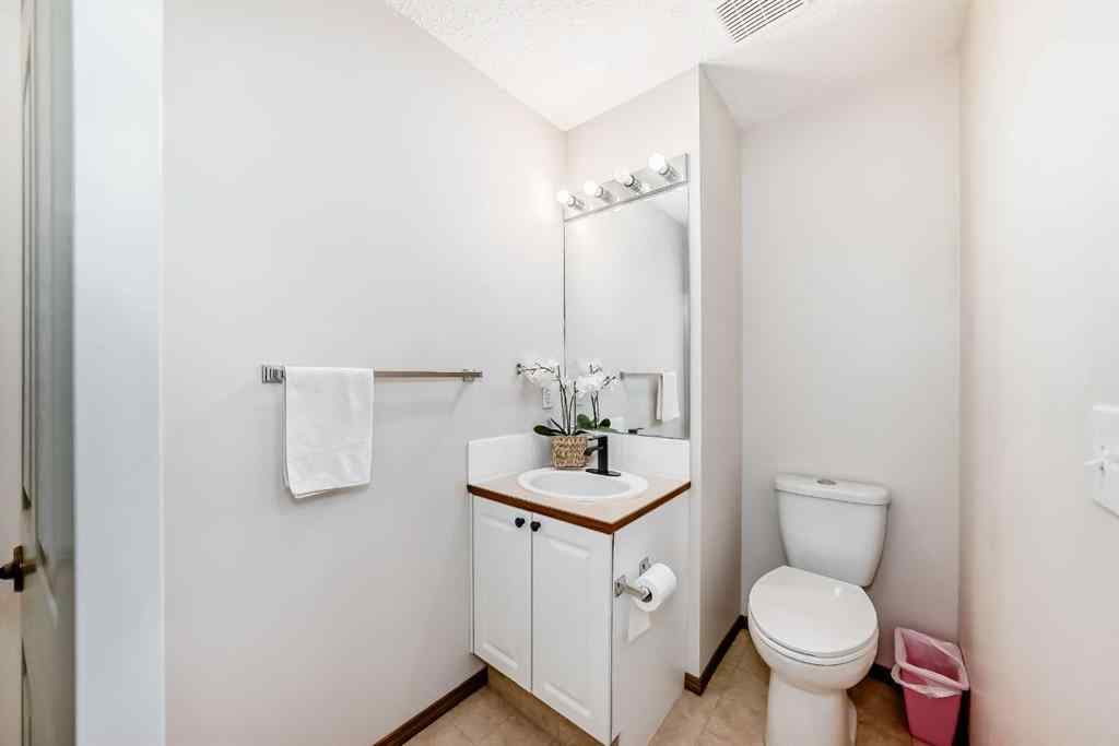 MLS® A2255068 - 162 Somervale Point SW in Somerset Calgary, Residential