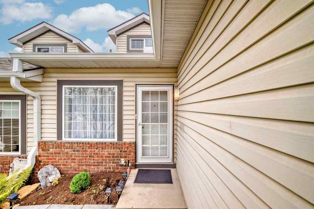 MLS® A2255068 - 162 Somervale Point SW in Somerset Calgary, Residential