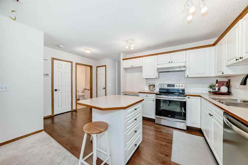 MLS® A2255068 - 162 Somervale Point SW in Somerset Calgary, Residential